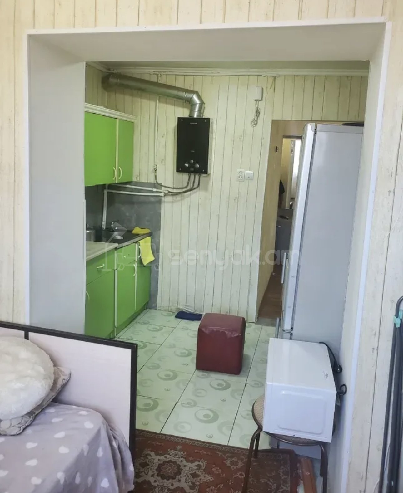 1 Սենյականոց Բնակարան Քարե Շենքում, 40քմ, 2/4 հարկ, Կապիտալ Վերանորոգված