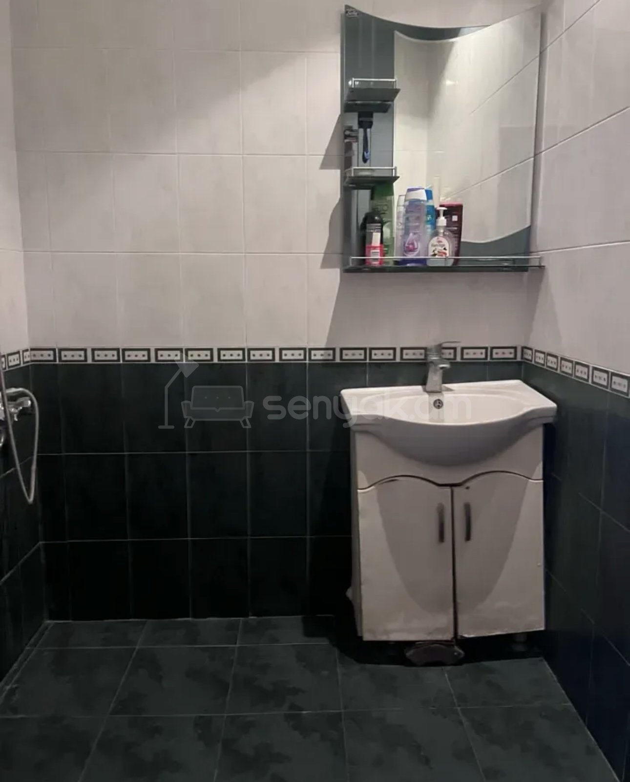 4 Սենյականոց Բնակարան, 74քմ, 3/9 հարկ, Կապիտալ Վերանորոգված