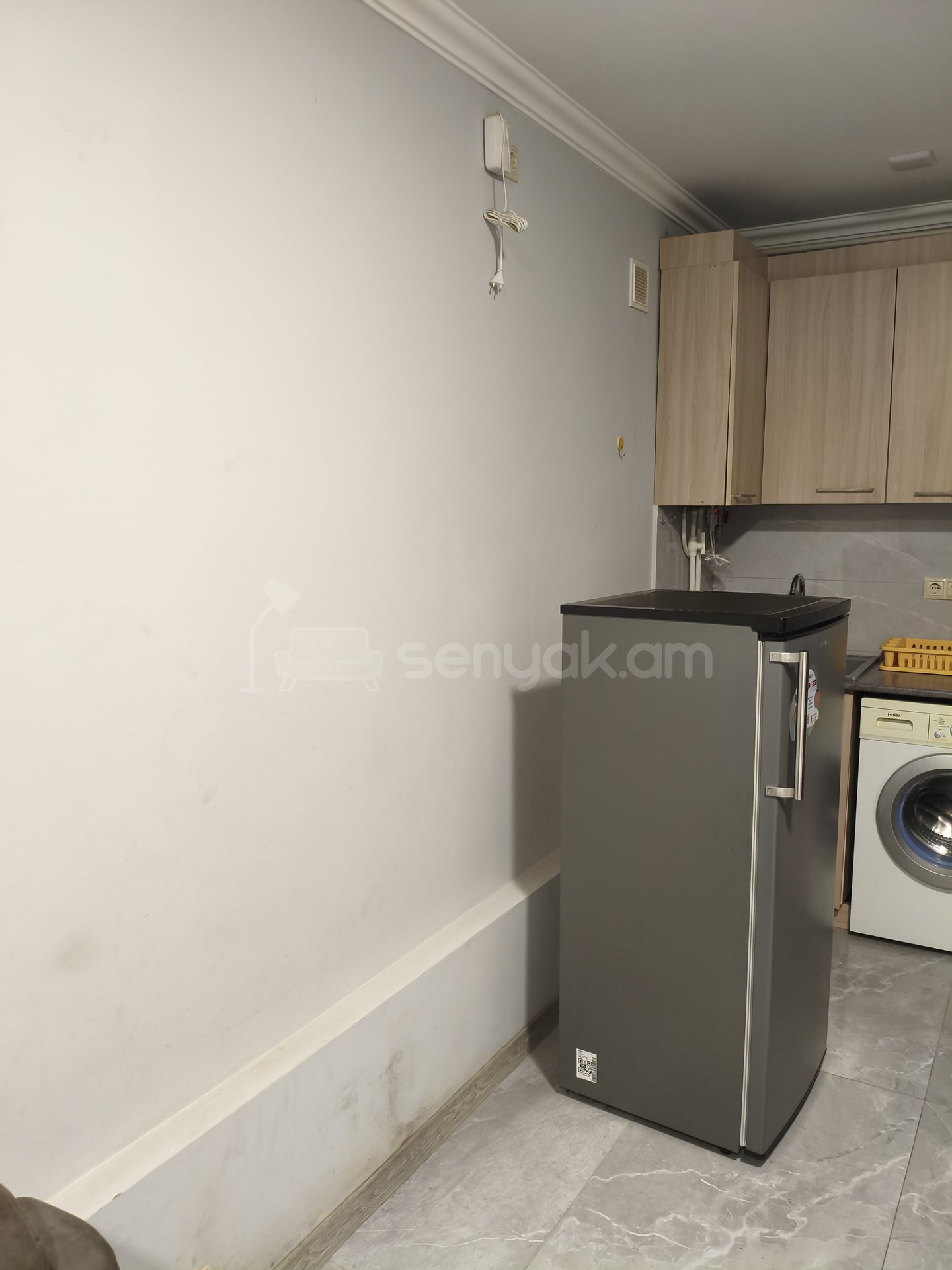 1 Սենյականոց Բնակարան Քարե Շենքում, 25քմ, 1/1 հարկ, Կապիտալ Վերանորոգված, Կահավորված