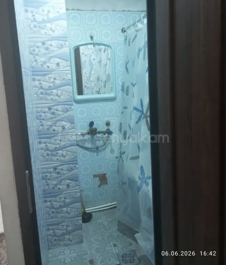 2 Սենյականոց Բնակարան Քարե Շենքում, 56քմ, 1/1 հարկ, Նորմալ Վիճակում, Կահավորված, Արևկող