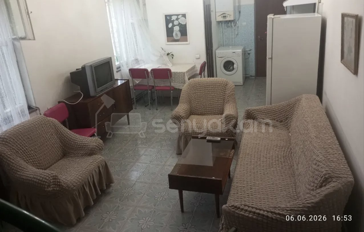 2 Սենյականոց Բնակարան Քարե Շենքում, 56քմ, 1/1 հարկ, Նորմալ Վիճակում, Կահավորված, Արևկող