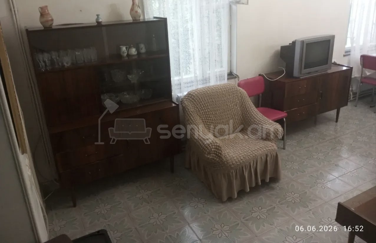 2 Սենյականոց Բնակարան Քարե Շենքում, 56քմ, 1/1 հարկ, Նորմալ Վիճակում, Կահավորված, Արևկող