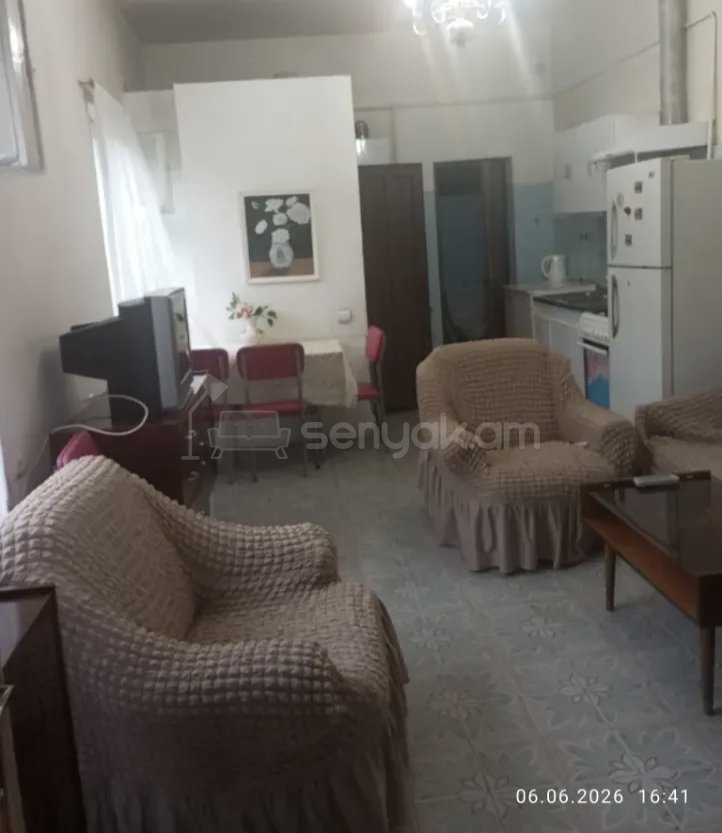 2 Սենյականոց Բնակարան Քարե Շենքում, 56քմ, 1/1 հարկ, Նորմալ Վիճակում, Կահավորված, Արևկող