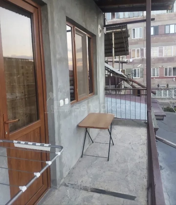 3 Սենյականոց Բնակարան Քարե Շենքում, 72քմ, 1/1 հարկ, Կապիտալ Վերանորոգված, Կահավորված