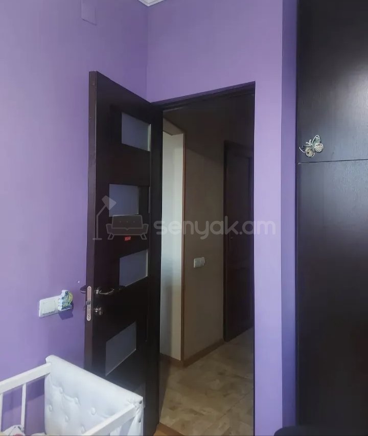 3 Սենյականոց Բնակարան Քարե Շենքում, 72քմ, 1/1 հարկ, Կապիտալ Վերանորոգված, Կահավորված