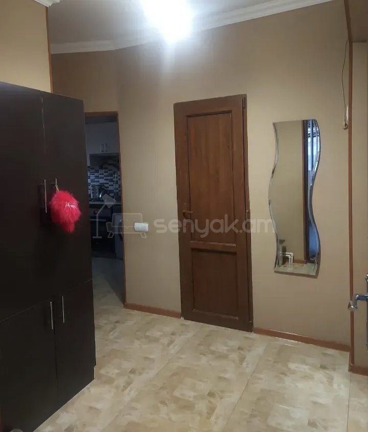 3 Սենյականոց Բնակարան Քարե Շենքում, 72քմ, 1/1 հարկ, Կապիտալ Վերանորոգված, Կահավորված
