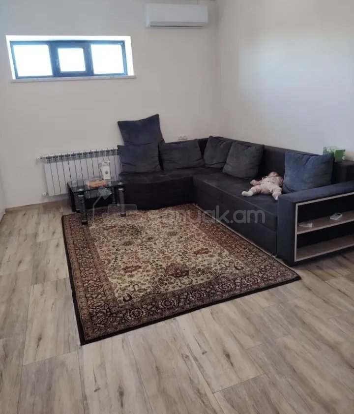 2 Սենյականոց Բնակարան Քարե Շենքում, 54քմ, 2/2 հարկ, Կապիտալ Վերանորոգված, Կահավորված