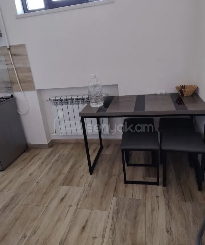 2 Սենյականոց Բնակարան Քարե Շենքում, 54քմ, 2/2 հարկ, Կապիտալ Վերանորոգված, Կահավորված