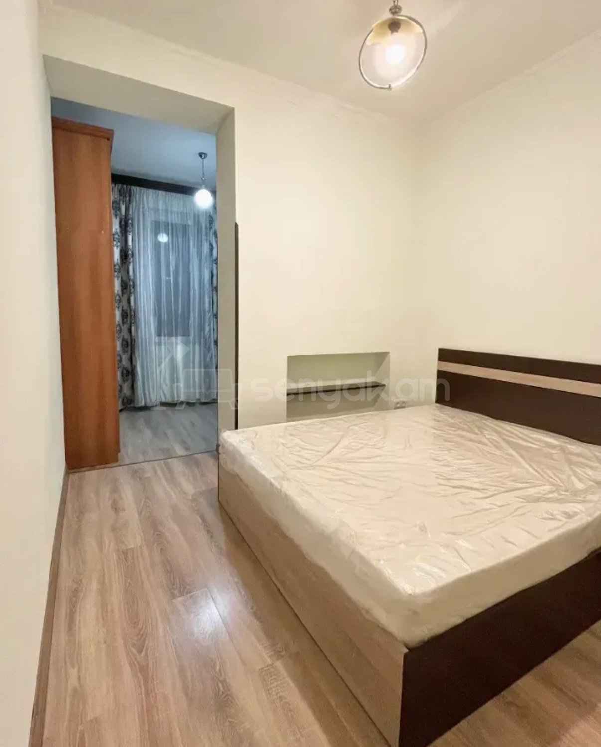 2 Սենյականոց Բնակարան Քարե Շենքում, 48քմ, 4/4 հարկ, Կապիտալ Վերանորոգված, Կահավորված
