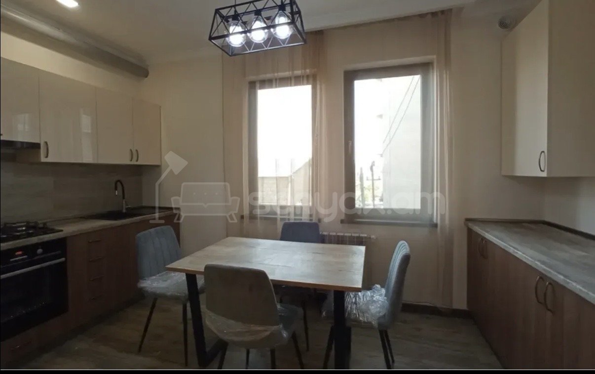 2 Սենյականոց Բնակարան Քարե Շենքում, 68քմ, 3/5 հարկ, Կապիտալ Վերանորոգված, Կահավորված