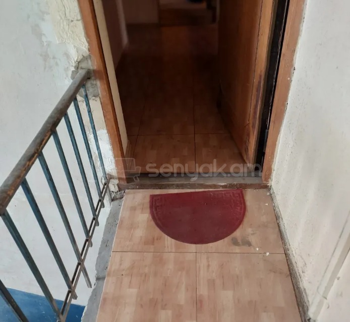 2 Սենյականոց Բնակարան Քարե Շենքում, 64քմ, 5/5 հարկ, Նորմալ Վիճակում