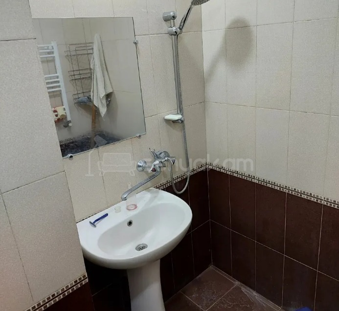 2 Սենյականոց Բնակարան Քարե Շենքում, 64քմ, 5/5 հարկ, Նորմալ Վիճակում