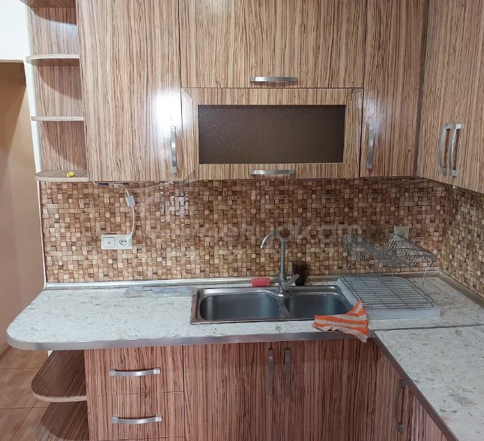 2 Սենյականոց Բնակարան Քարե Շենքում, 64քմ, 5/5 հարկ, Նորմալ Վիճակում