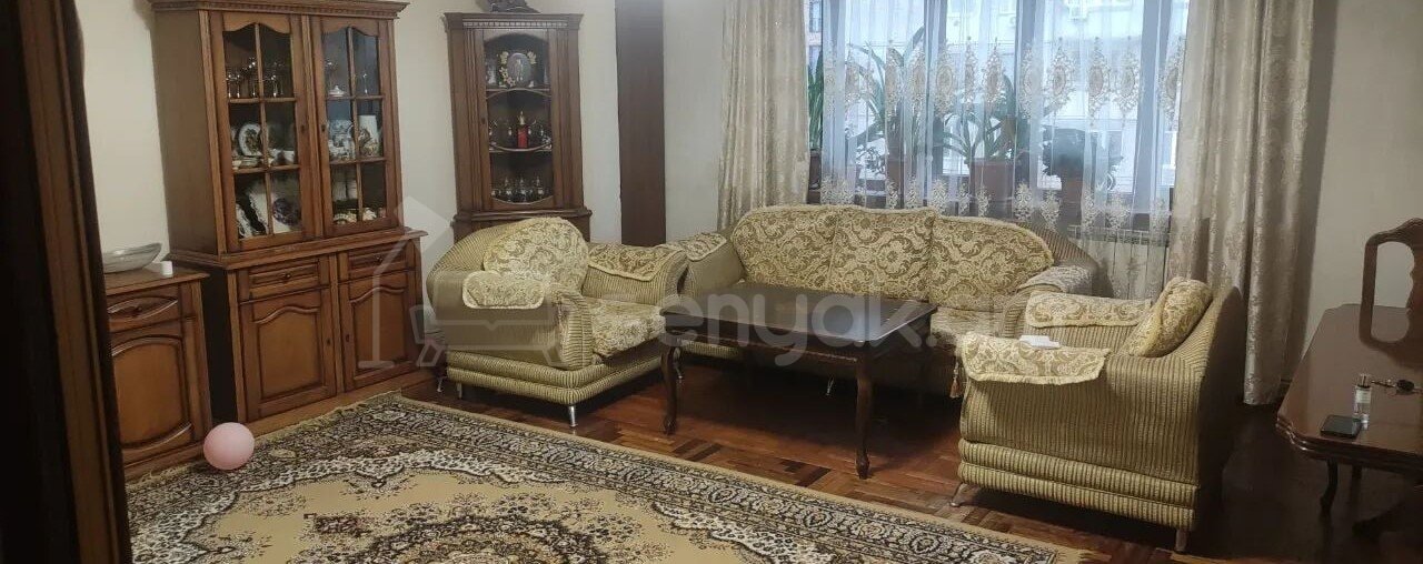 3 Սենյականոց Բնակարան, 74քմ, 9/9 հարկ, Նորմալ Վիճակում