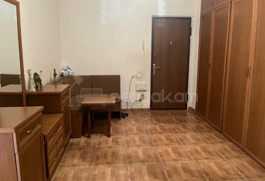 3 Սենյականոց Բնակարան, 96քմ, 2/9 հարկ, Նորմալ Վիճակում