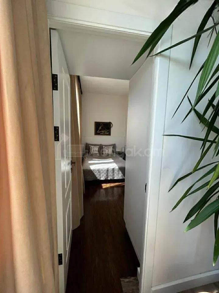 4 Սենյականոց Բնակարան Քարե Շենքում, 110քմ, 5/5 հարկ, Կապիտալ Վերանորոգված