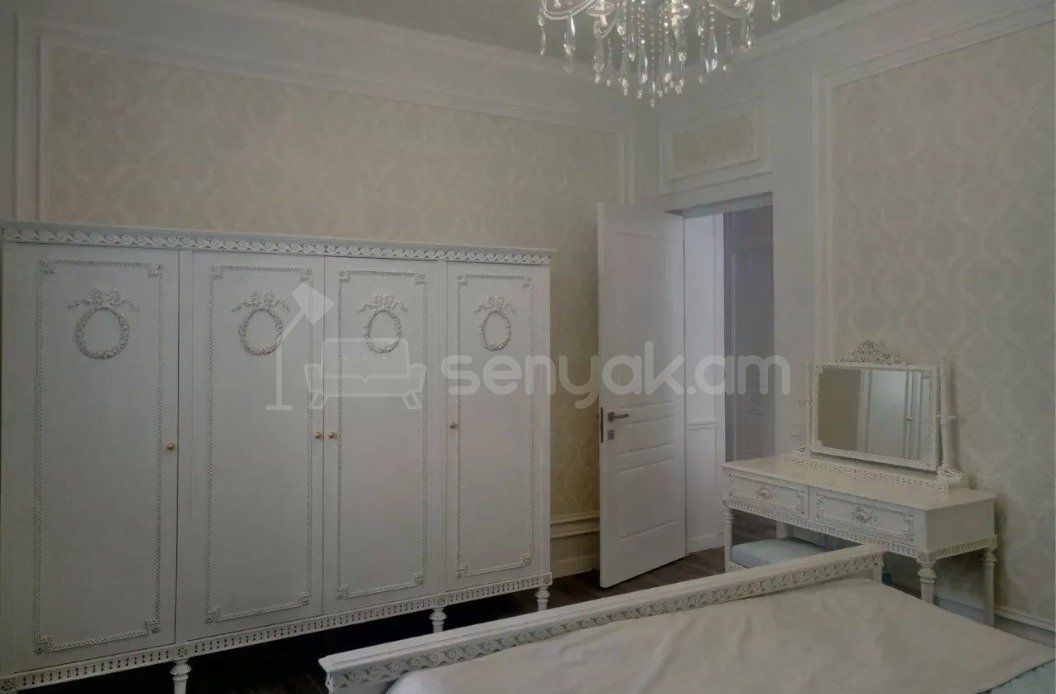 3 Սենյականոց Բնակարան Քարե Շենքում, 70քմ, 5/5 հարկ, Կապիտալ Վերանորոգված