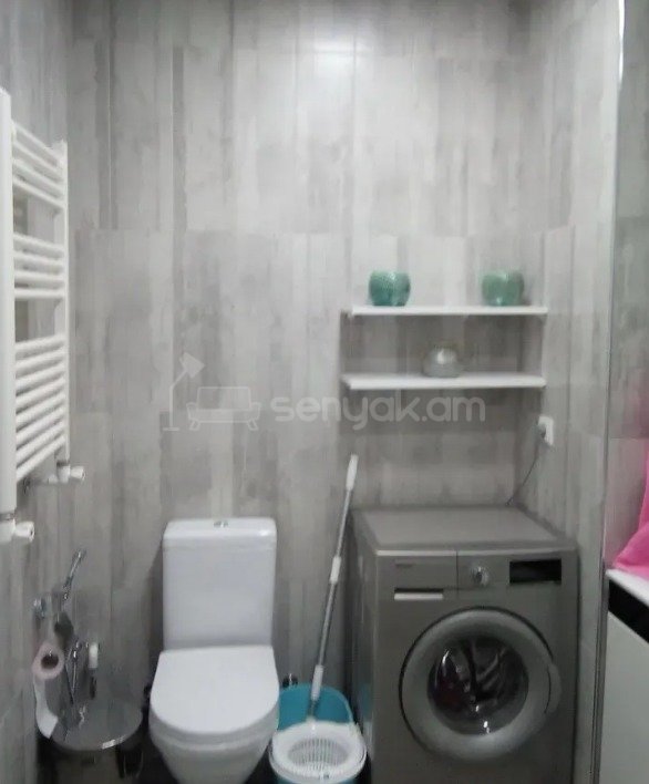 3 Սենյականոց Բնակարան Քարե Շենքում, 70քմ, 5/5 հարկ, Կապիտալ Վերանորոգված