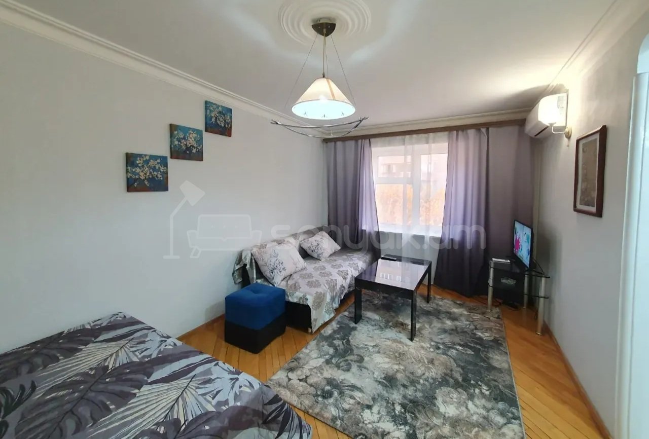 1 Սենյականոց Բնակարան Քարե Շենքում, 30քմ, 4/5 հարկ, Կոսմետիկ Վերանորոգված