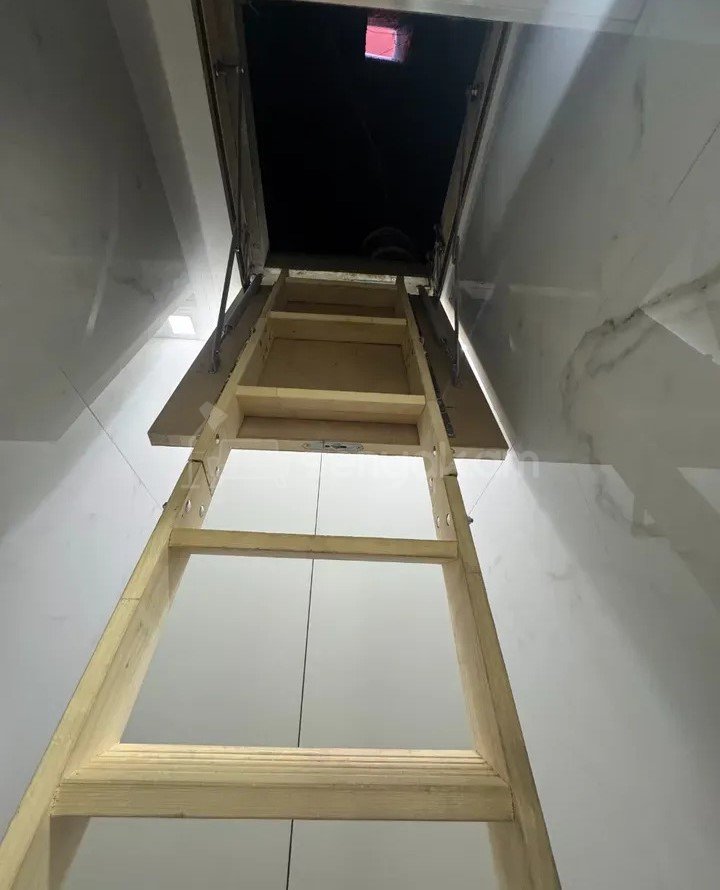 3 Սենյականոց Բնակարան Քարե Շենքում, 74քմ, 5/5 հարկ, Նորմալ Վիճակում