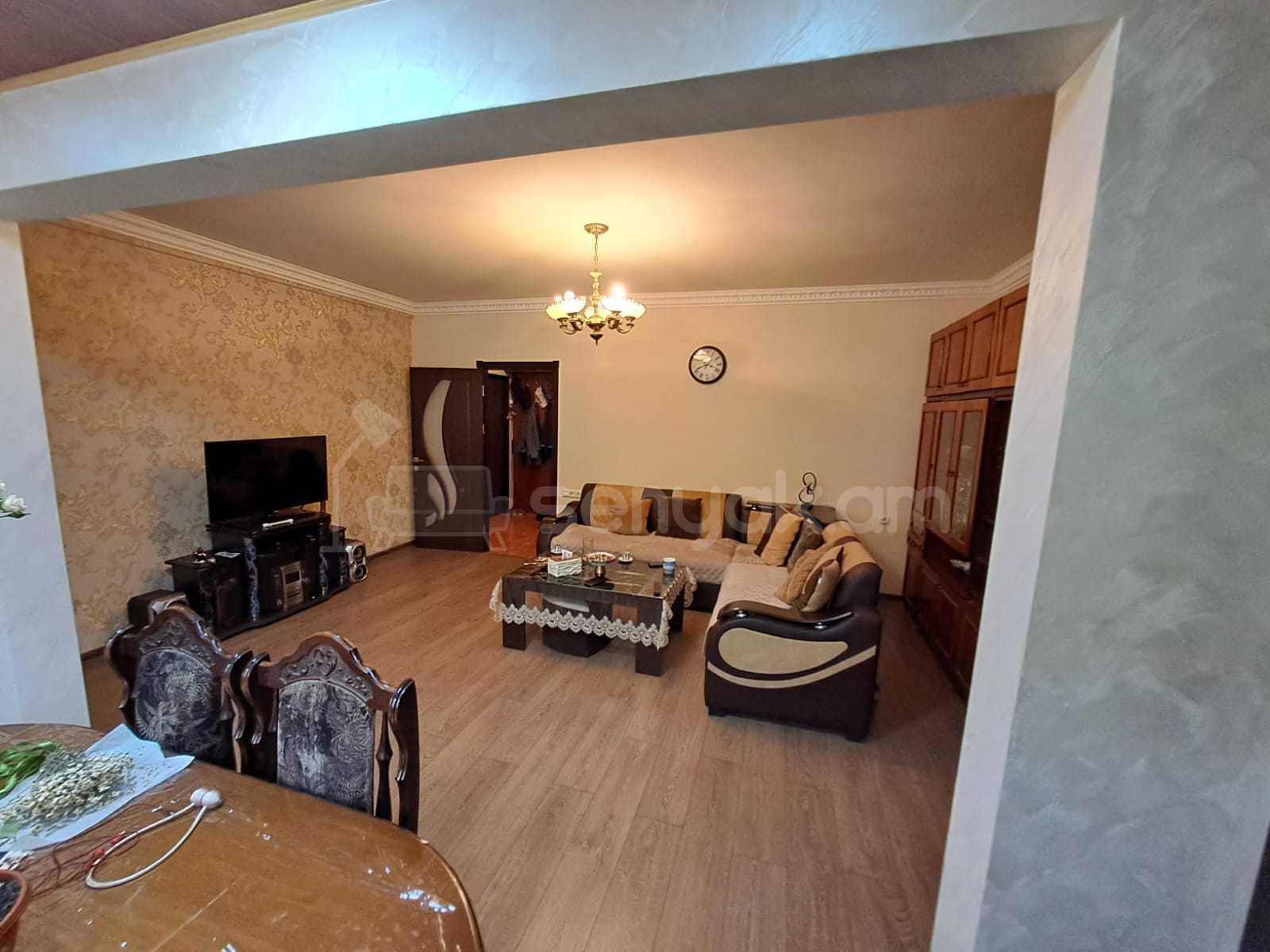3 Սենյականոց Բնակարան, 75քմ, 1/9 հարկ, Կապիտալ Վերանորոգված