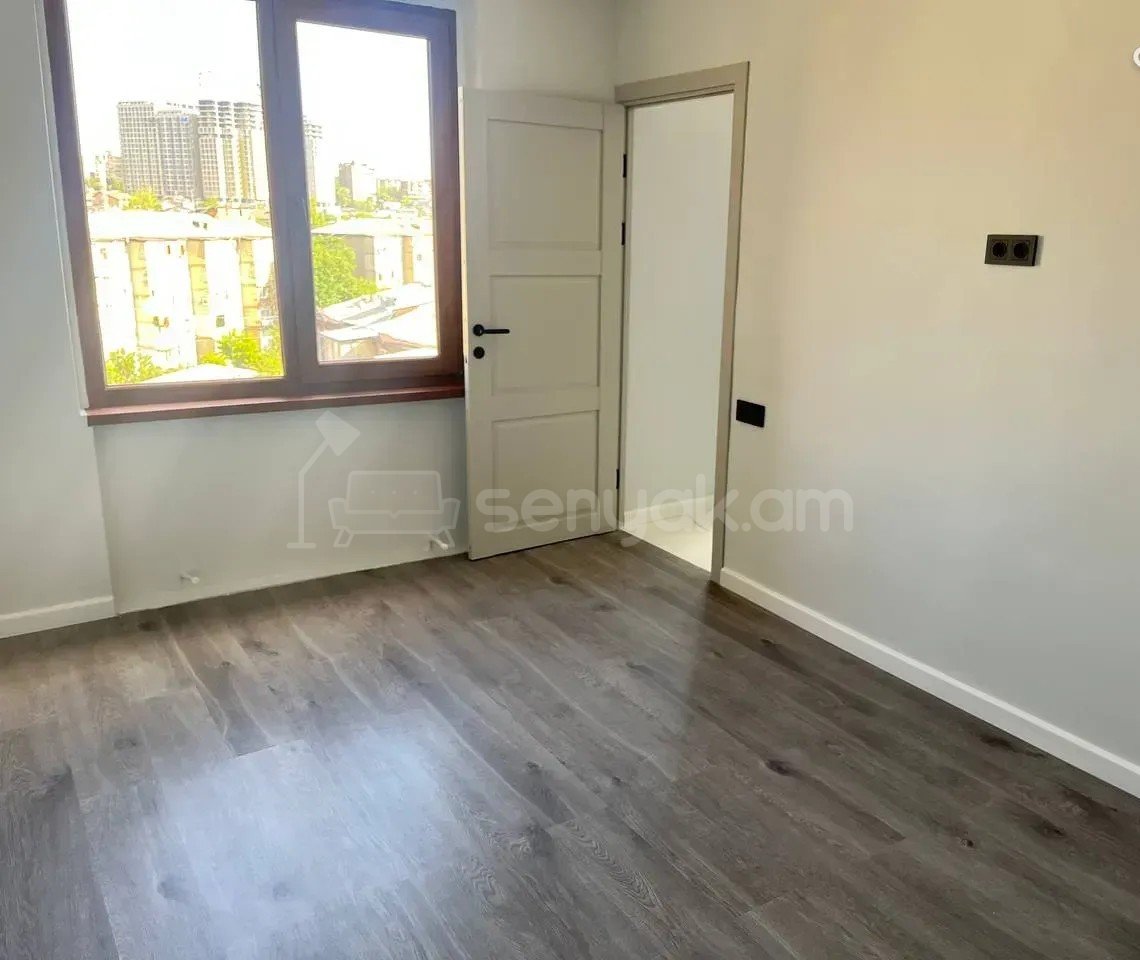 2 Սենյականոց Բնակարան, 33քմ, 2/9 հարկ, Կապիտալ Վերանորոգված