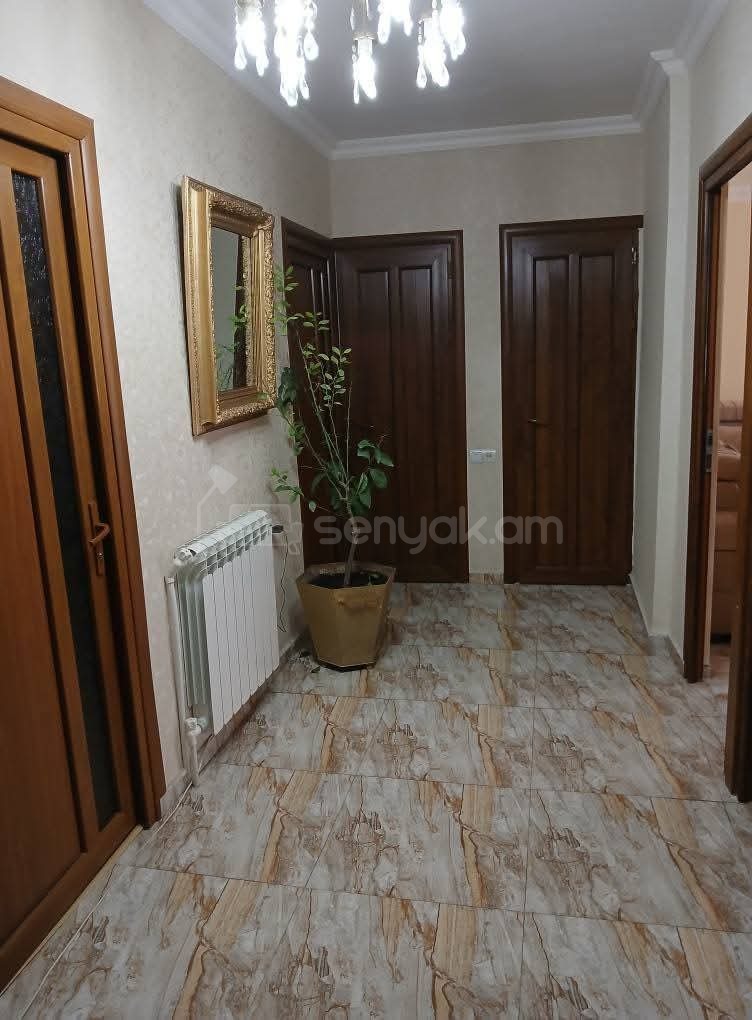4 Սենյականոց Բնակարան, 81քմ, 1/9 հարկ, Նորմալ Վիճակում