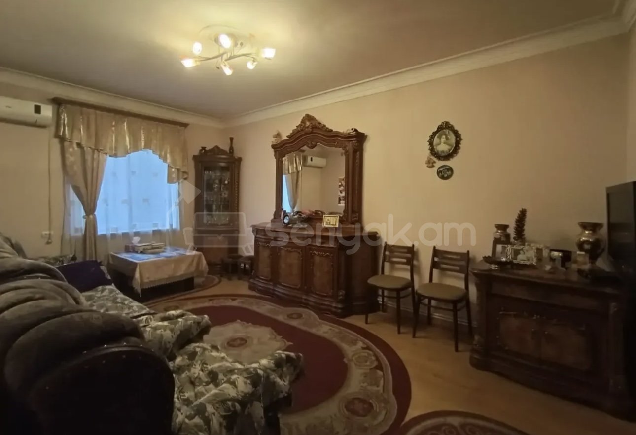 3 Սենյականոց Բնակարան Քարե Շենքում, 55քմ, 5/5 հարկ, Նորմալ Վիճակում