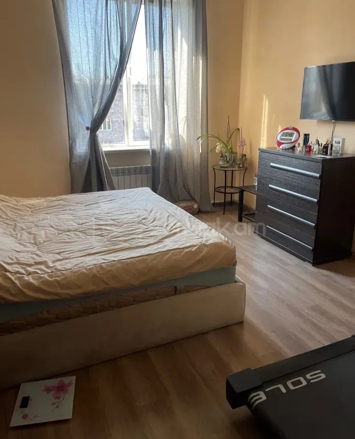 2 Սենյականոց Բնակարան Քարե Շենքում, 70քմ, 4/4 հարկ, Դիզայներական Վերանորոգված