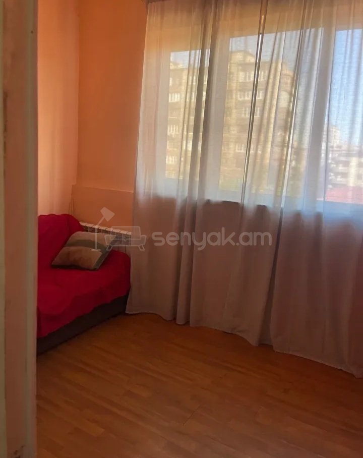 2 Սենյականոց Բնակարան Քարե Շենքում, 70քմ, 4/4 հարկ, Դիզայներական Վերանորոգված