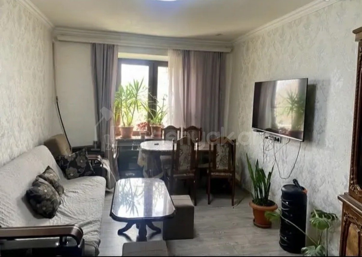 2 Սենյականոց Բնակարան Քարե Շենքում, 60քմ, 5/5 հարկ, Կոսմետիկ Վերանորոգված
