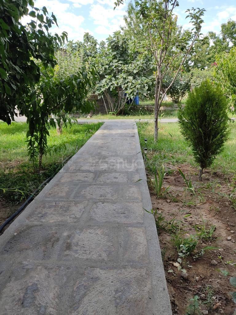 3 Սենյականոց Ամառանոց, 220քմ, Լողավազանով