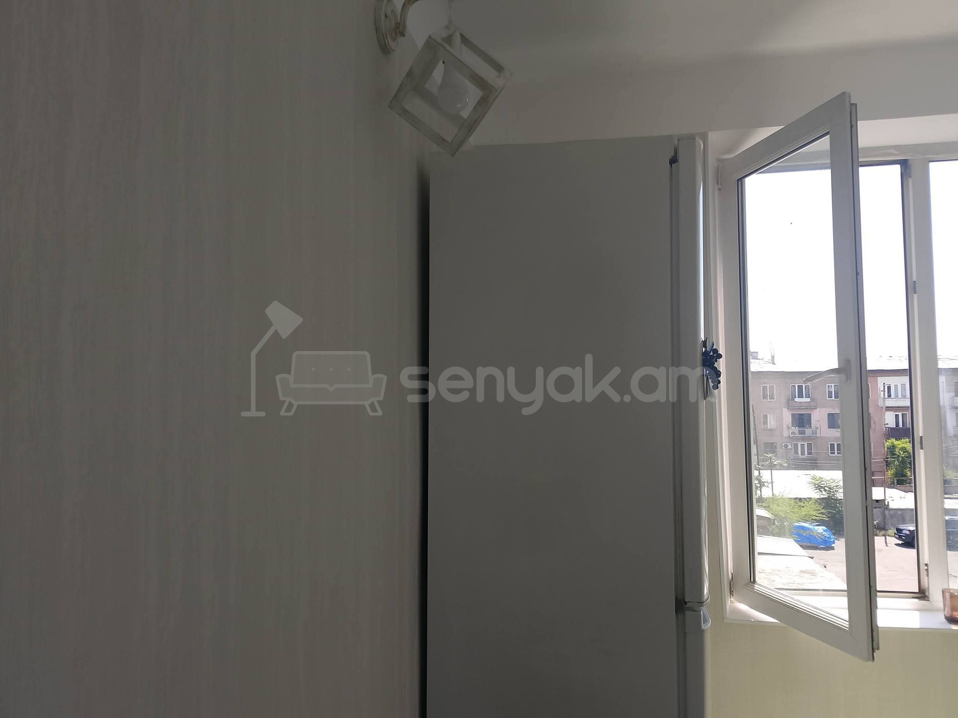 1 Սենյականոց Բնակարան Քարե Շենքում, 33քմ, 3/4 հարկ, Կապիտալ Վերանորոգված