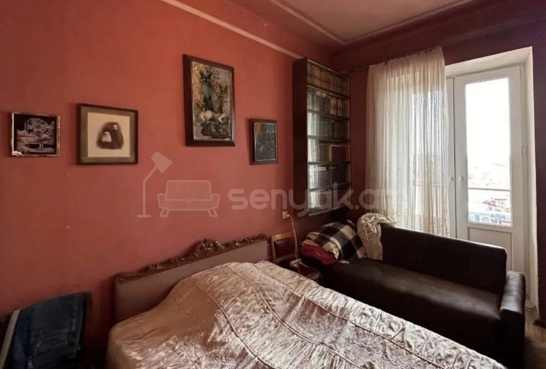 3 Սենյականոց Բնակարան Քարե Շենքում, 100քմ, 4/5 հարկ, Պետական Վիճակում