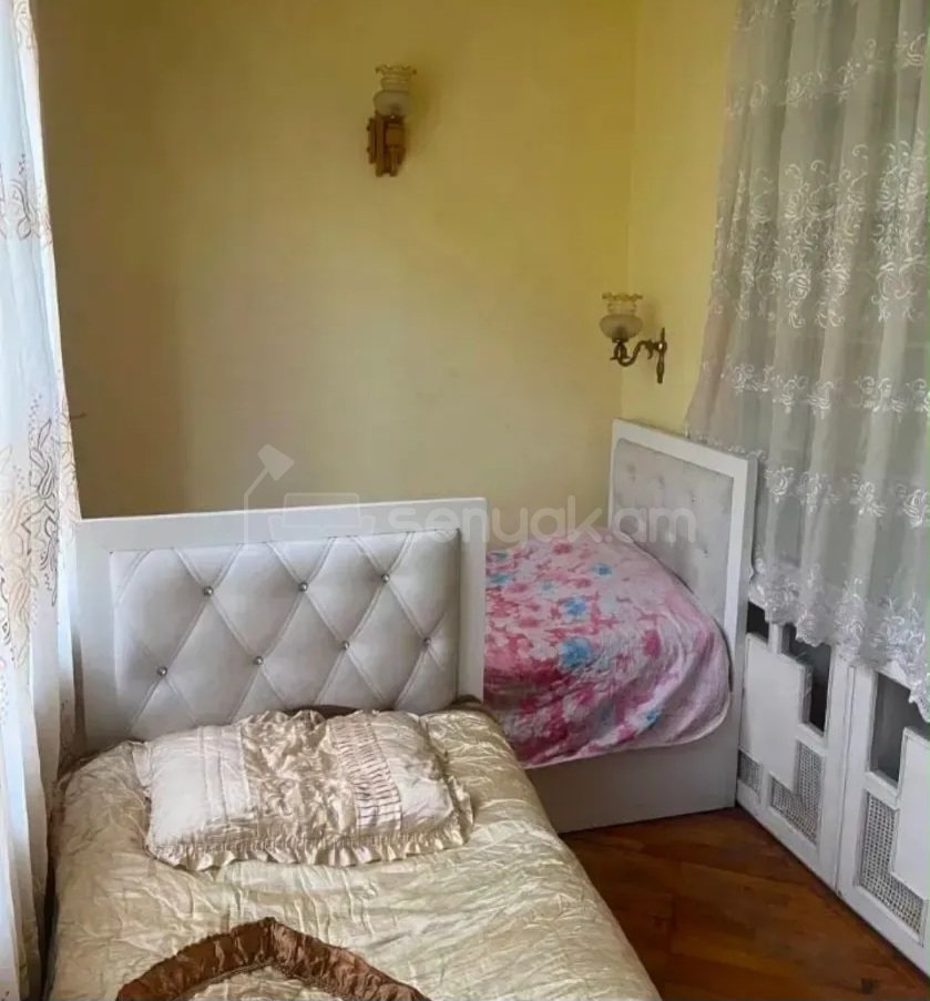 2 Սենյականոց Բնակարան Քարե Շենքում, 73քմ, 4/4 հարկ, Կապիտալ Վերանորոգված, Կահավորված