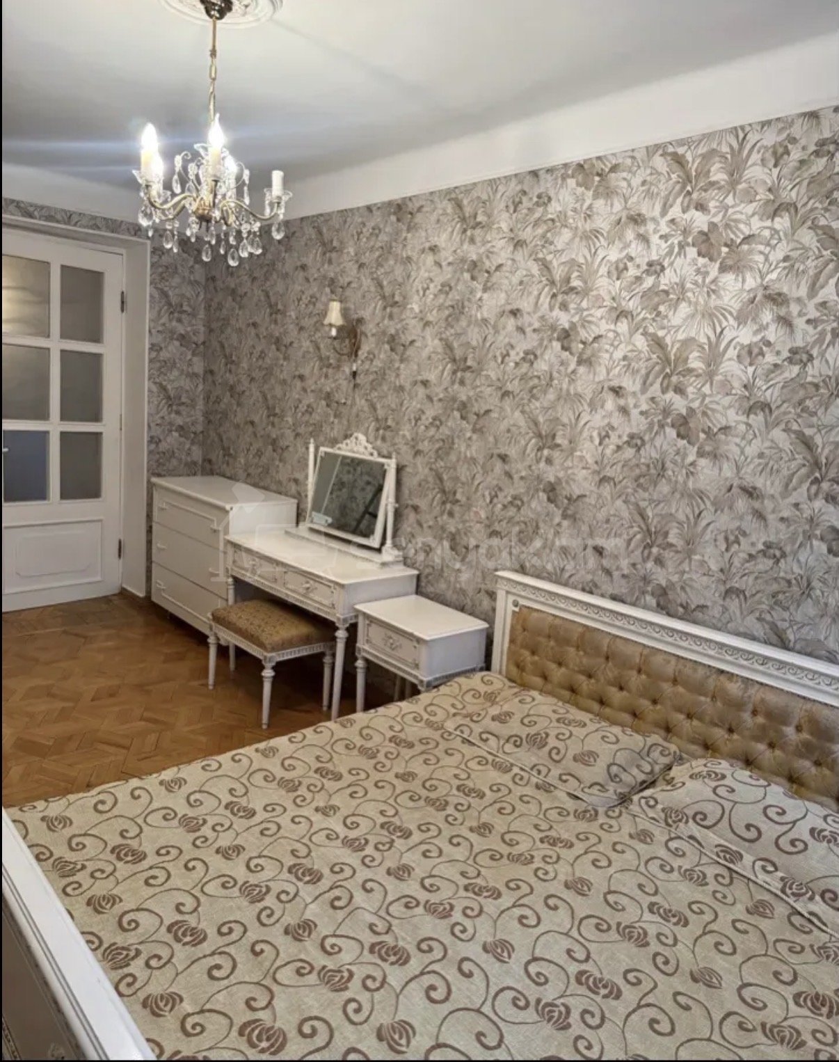 3 Սենյականոց Բնակարան Քարե Շենքում, 82քմ, 3/5 հարկ, Կապիտալ Վերանորոգված, Կահավորված