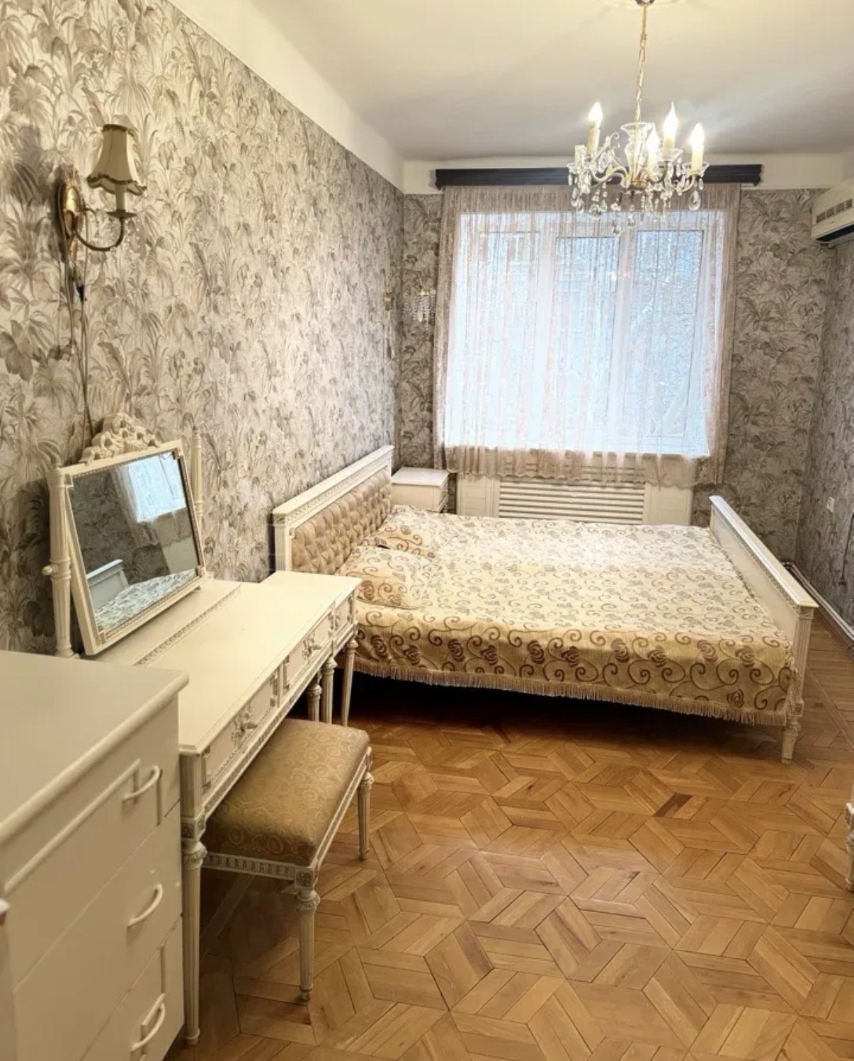 3 Սենյականոց Բնակարան Քարե Շենքում, 82քմ, 3/5 հարկ, Կապիտալ Վերանորոգված, Կահավորված