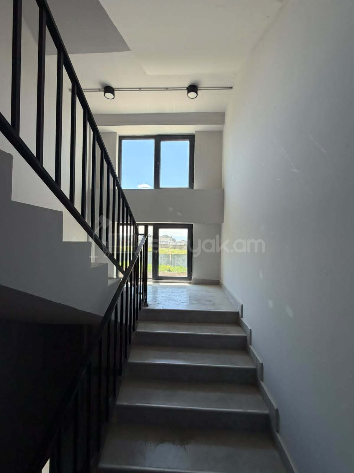 2 Սենյականոց Բնակարան Նորակառույցում, 40քմ, 2/4 հարկ, Զրոյական Վիճակում