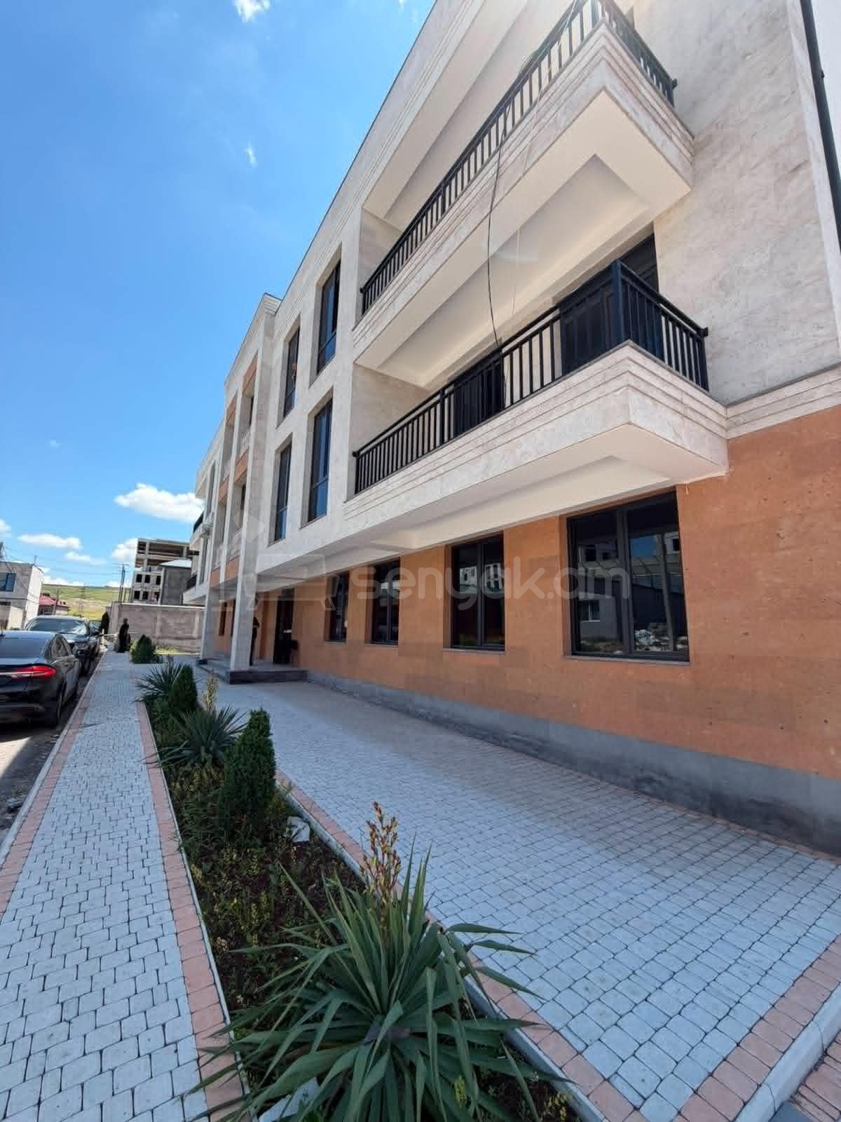 2 Սենյականոց Բնակարան Նորակառույցում, 40քմ, 2/4 հարկ, Զրոյական Վիճակում