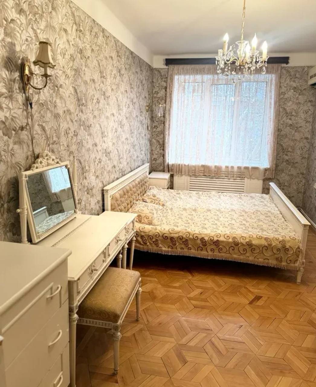 3 Սենյականոց Բնակարան Քարե Շենքում, 82քմ, 3/5 հարկ, Կապիտալ Վերանորոգված, Կահավորված