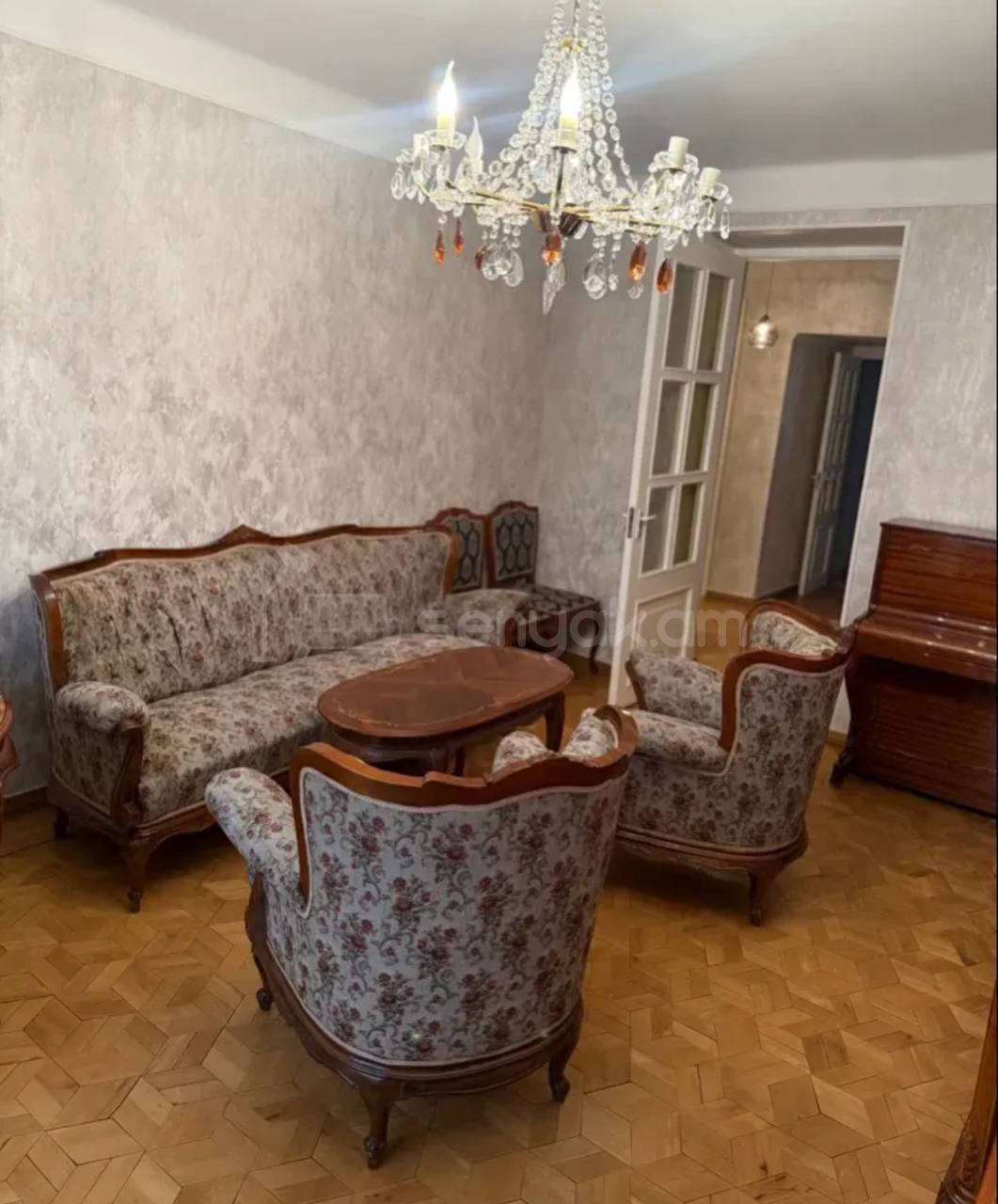 3 Սենյականոց Բնակարան Քարե Շենքում, 82քմ, 3/5 հարկ, Կապիտալ Վերանորոգված, Կահավորված