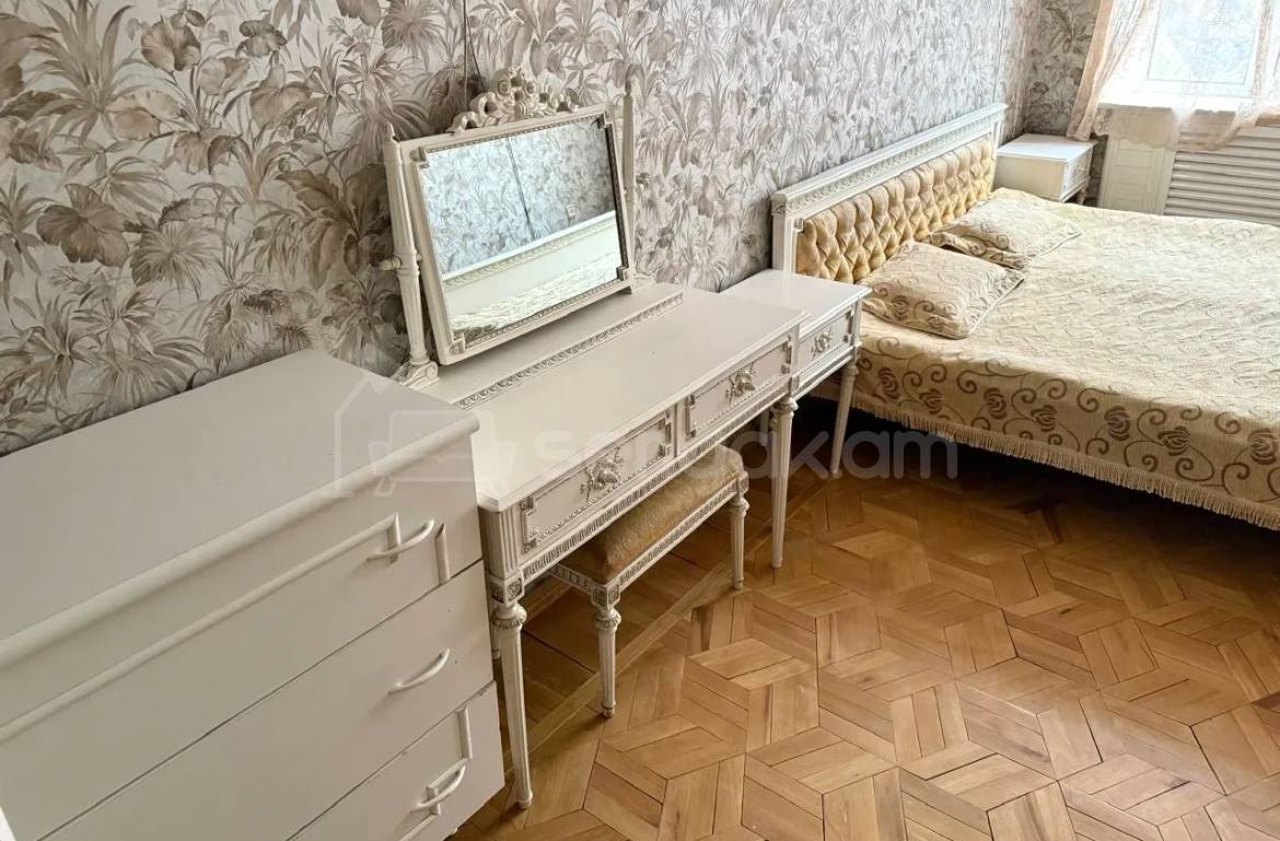 3 Սենյականոց Բնակարան Քարե Շենքում, 82քմ, 3/5 հարկ, Կապիտալ Վերանորոգված, Կահավորված
