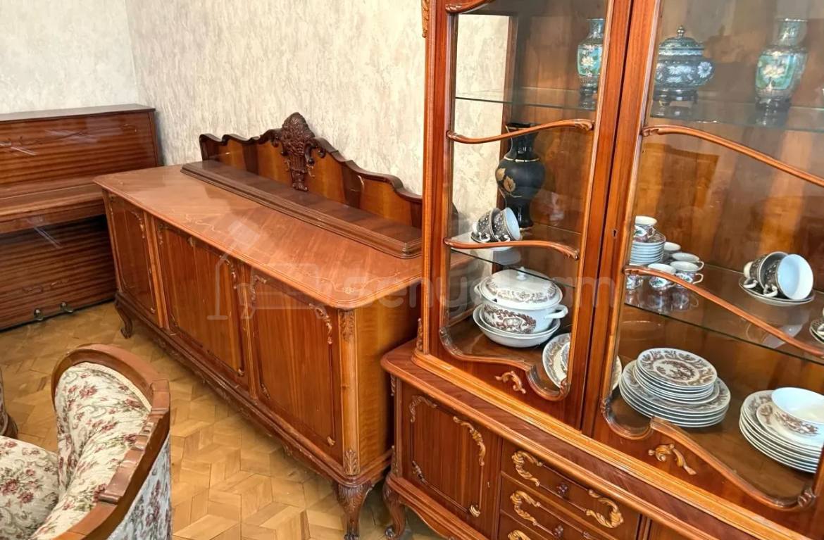 3 Սենյականոց Բնակարան Քարե Շենքում, 82քմ, 3/5 հարկ, Կապիտալ Վերանորոգված, Կահավորված