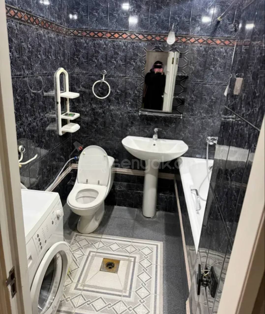 3 Սենյականոց Բնակարան Քարե Շենքում, 82քմ, 3/5 հարկ, Կապիտալ Վերանորոգված, Կահավորված