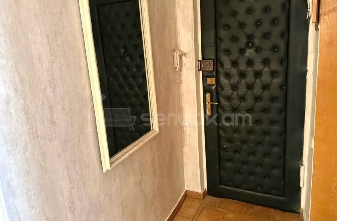 3 Սենյականոց Բնակարան Քարե Շենքում, 82քմ, 3/5 հարկ, Կապիտալ Վերանորոգված, Կահավորված