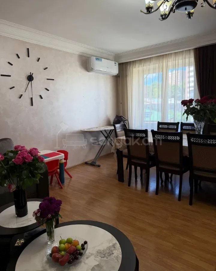 4 Սենյականոց Բնակարան Քարե Շենքում, 88քմ, 5/5 հարկ, Կապիտալ Վերանորոգված