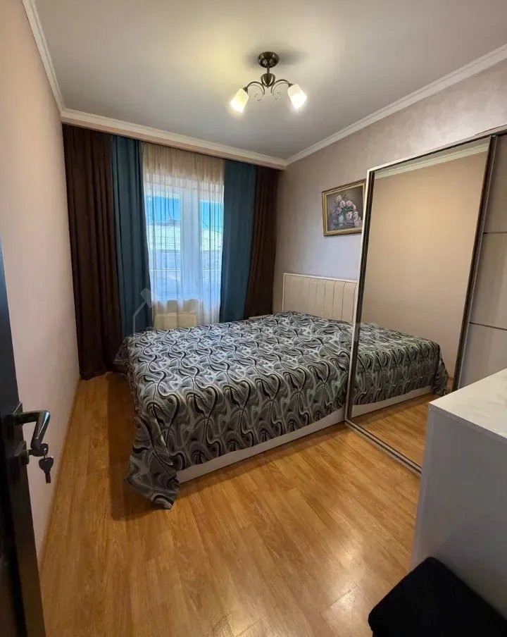 4 Սենյականոց Բնակարան Քարե Շենքում, 88քմ, 5/5 հարկ, Կապիտալ Վերանորոգված