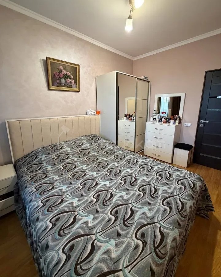 4 Սենյականոց Բնակարան Քարե Շենքում, 88քմ, 5/5 հարկ, Կապիտալ Վերանորոգված