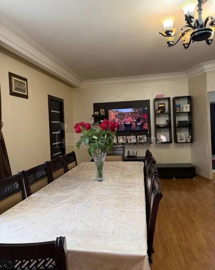 4 Սենյականոց Բնակարան Քարե Շենքում, 88քմ, 5/5 հարկ, Կապիտալ Վերանորոգված