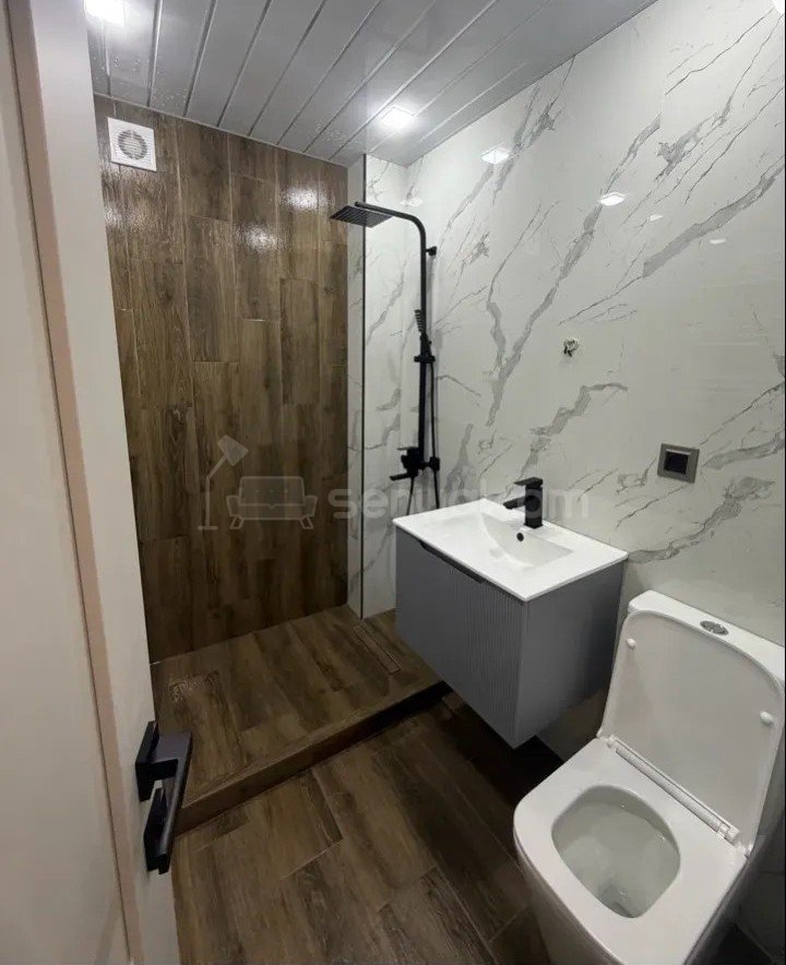 2 Սենյականոց Բնակարան Քարե Շենքում, 43քմ, 4/5 հարկ, Կապիտալ Վերանորոգված